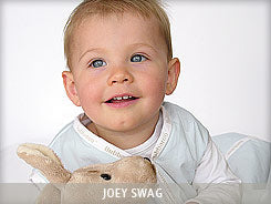 Bubbaroo Joey Swag Sleeping Bag Colour 1.0 TOG White with Stone Binding